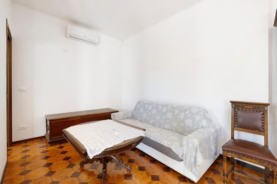 Property building, Living room, Bedroom