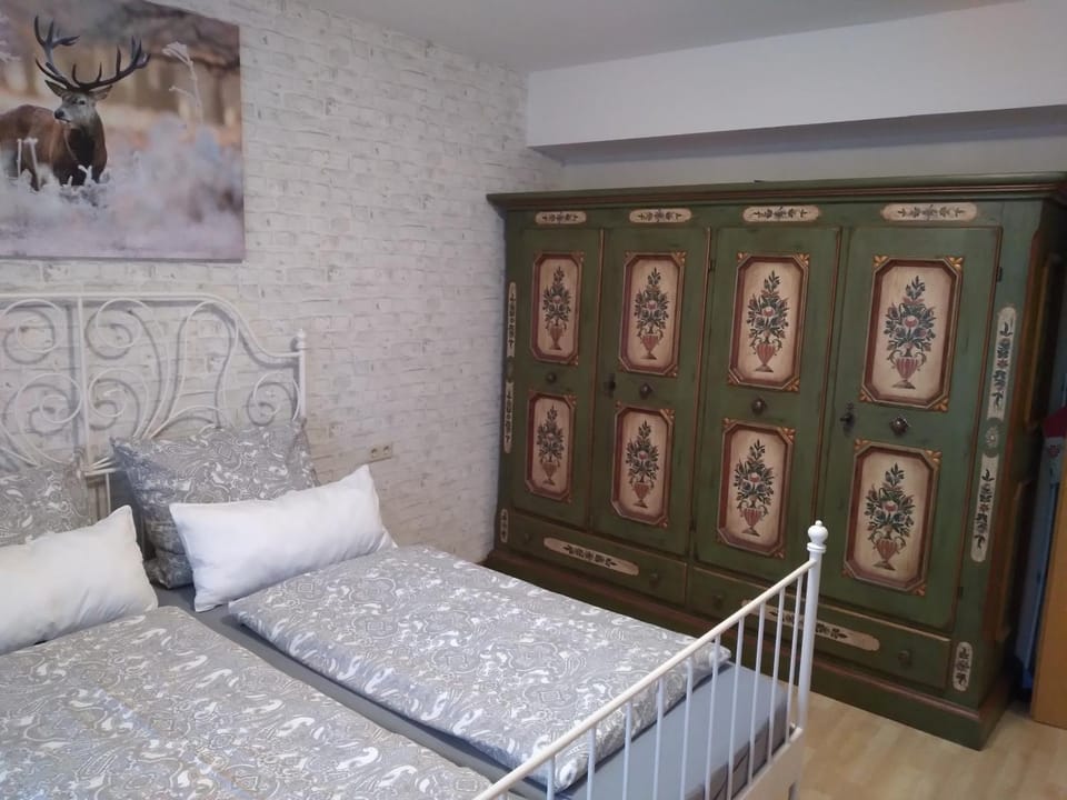 Bedroom, wardrobe