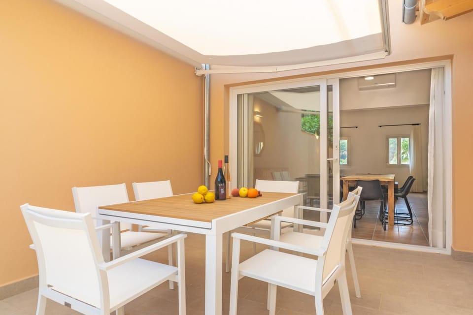 Other, Dining area