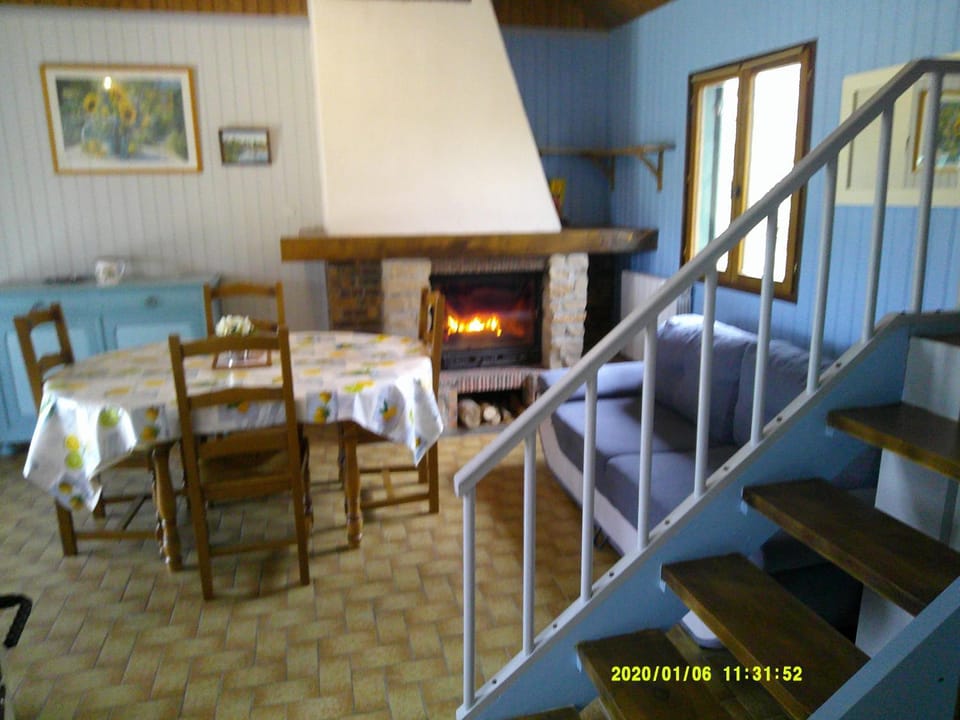 a l'orée de tronçais Chalet in Centre-Val de Loire