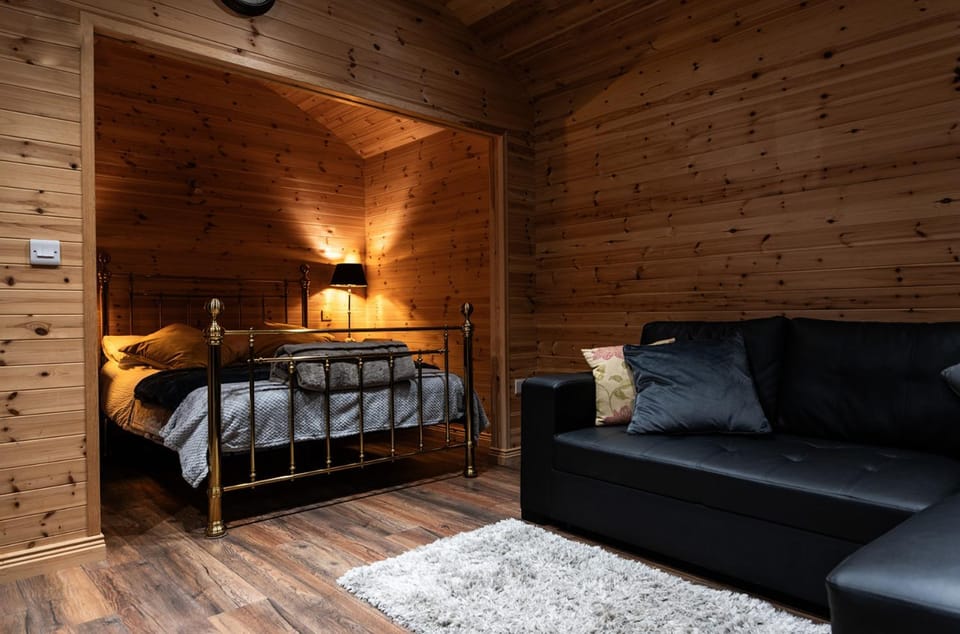 The Getaway - The Hen Harrier - Luxury Glamping Cabin with Hot Tub - Adults Only Cabin in County Waterford
