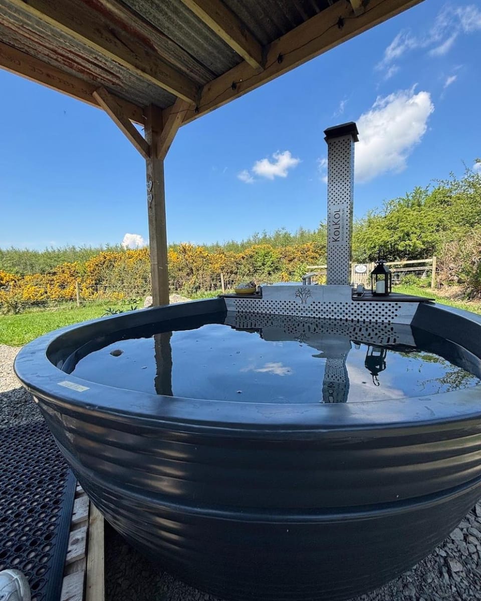 The Getaway - The Hen Harrier - Luxury Glamping Cabin with Hot Tub - Adults Only Cabin in County Waterford