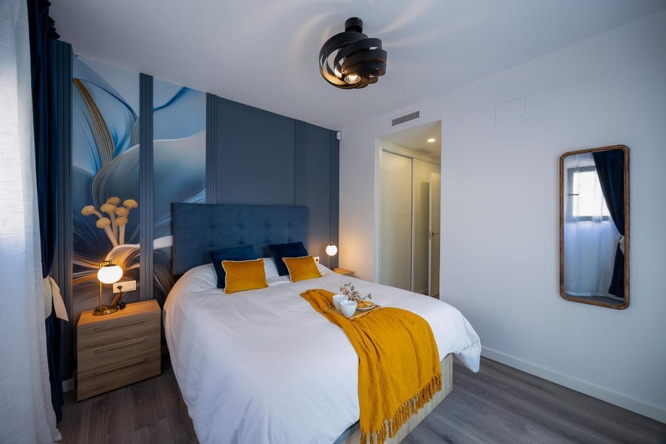 Modern apartment next to train/bus station Apartment in Malaga