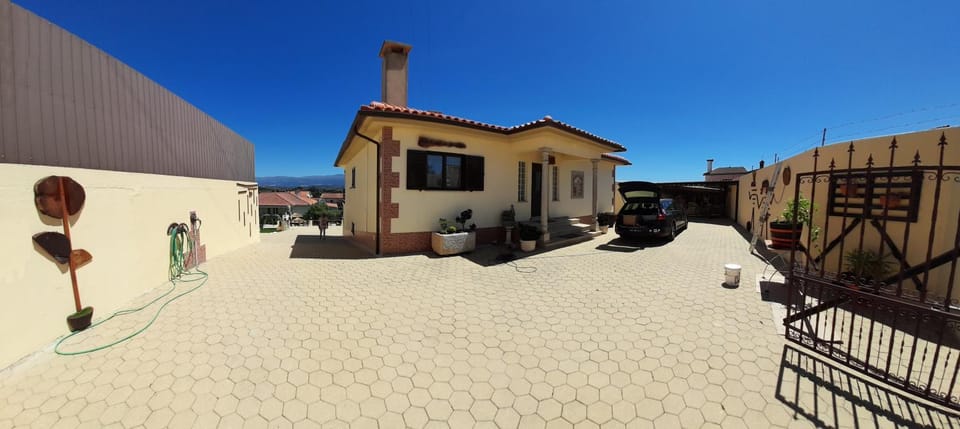 Property building, Patio, Facade/entrance