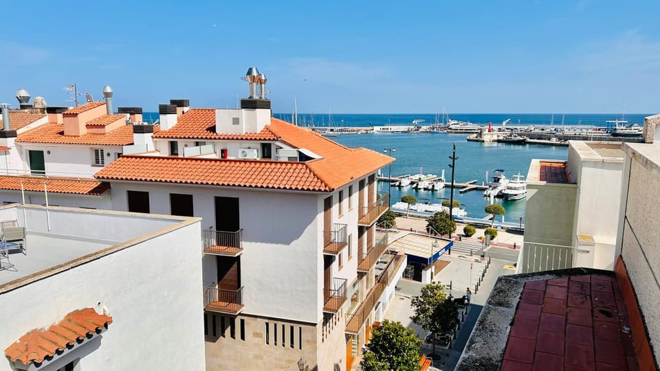 City view, Sea view