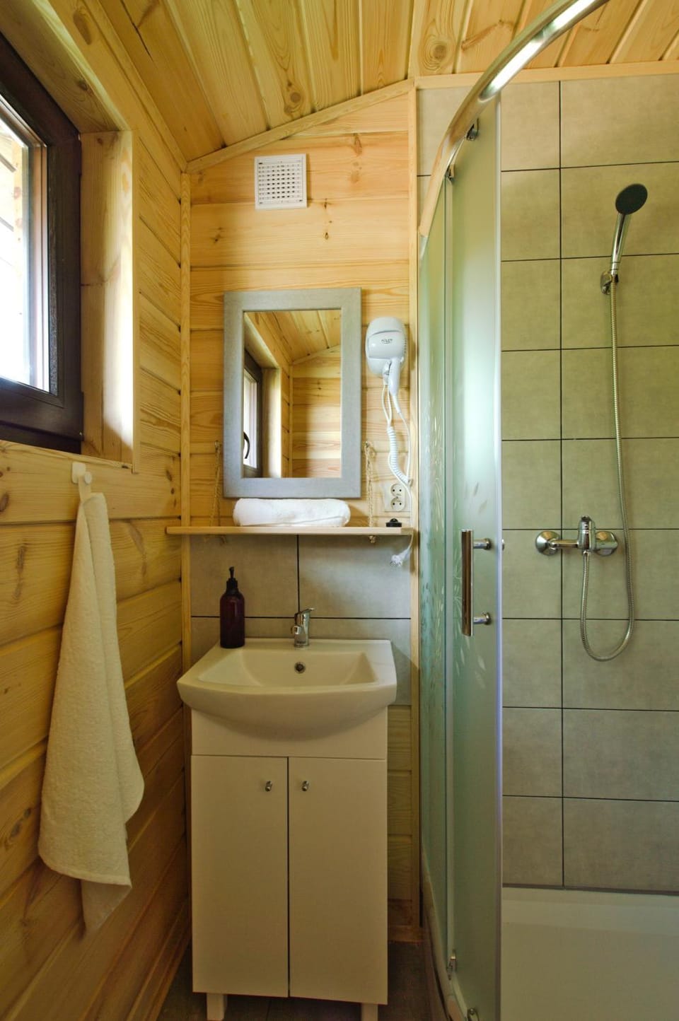 Shower, Bathroom, towels
