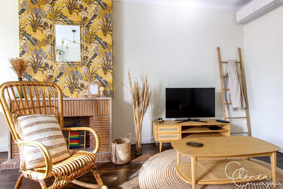 TV and multimedia, Living room, Decorative detail, air conditioner