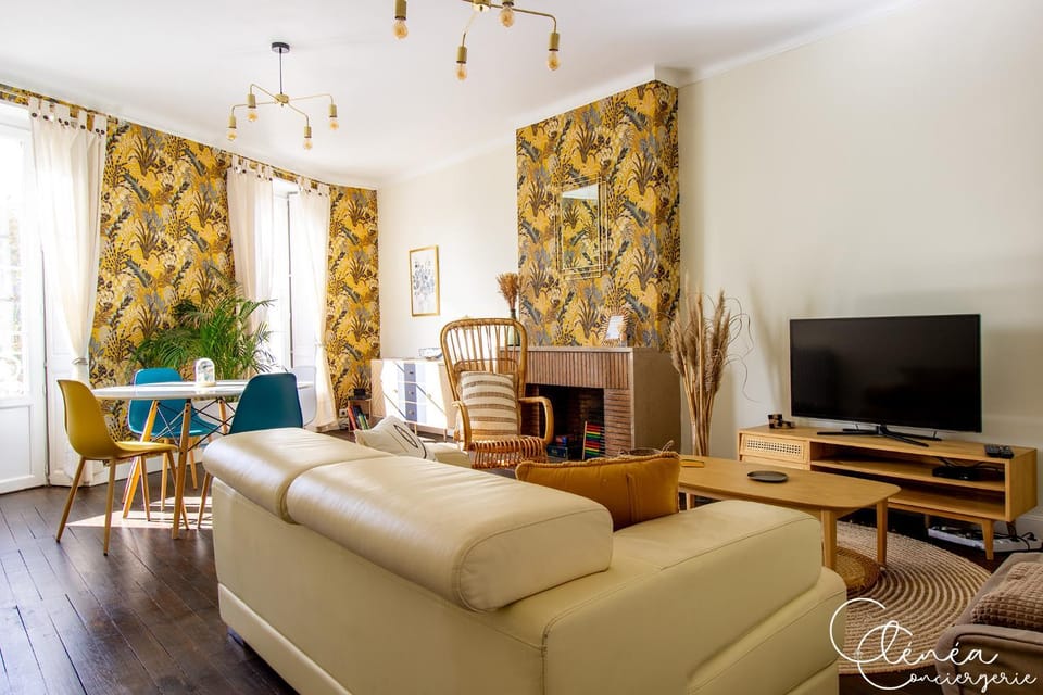 TV and multimedia, Living room, Decorative detail, Dining area
