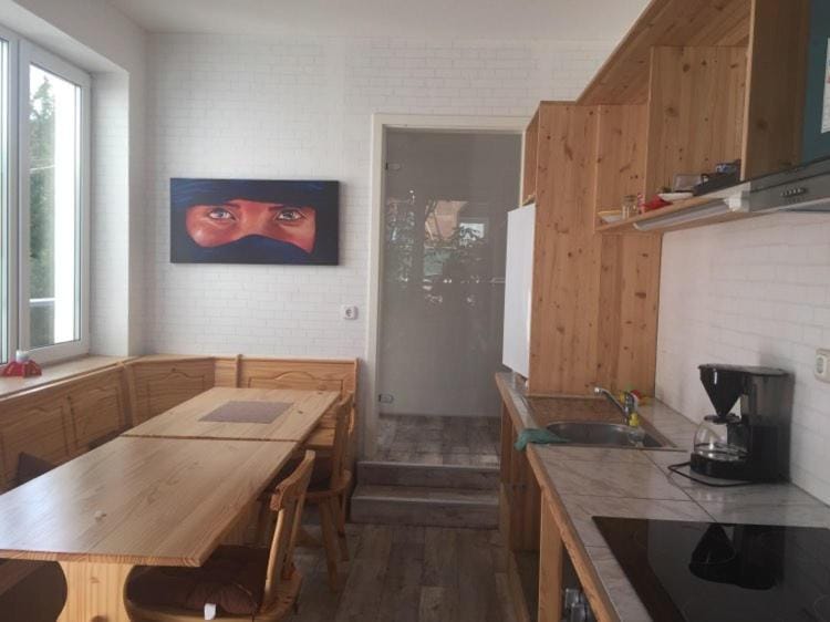 Kitchen or kitchenette, Dining area, Communal kitchen