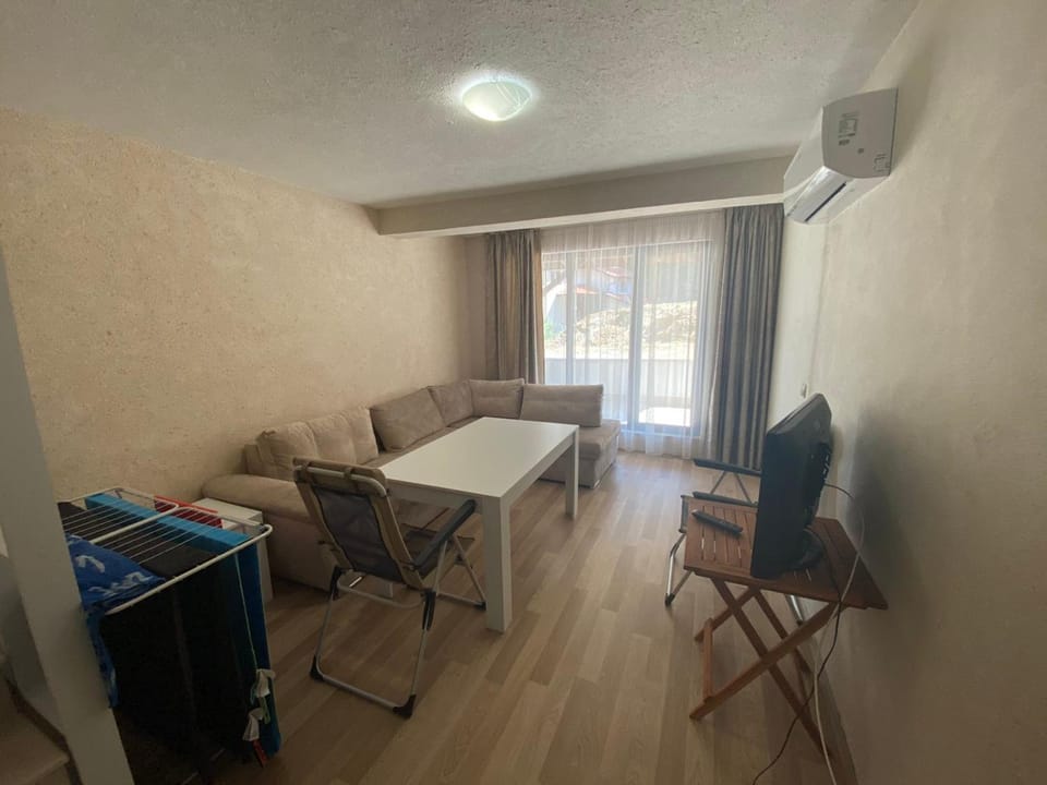 TV and multimedia, Dining area, hair dresser