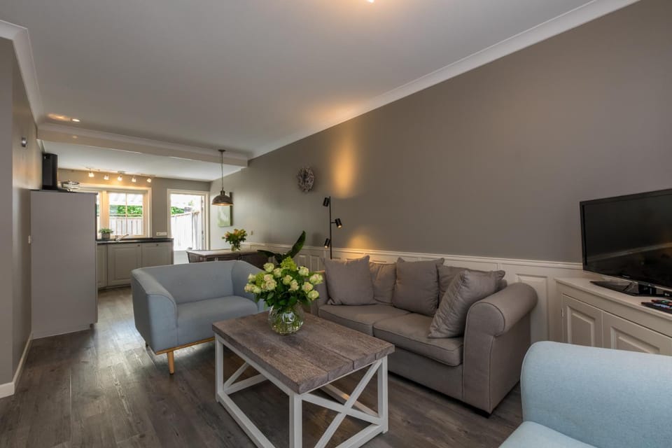 Lounge or bar, Seating area