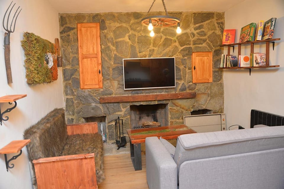 TV and multimedia, Living room, Lounge or bar