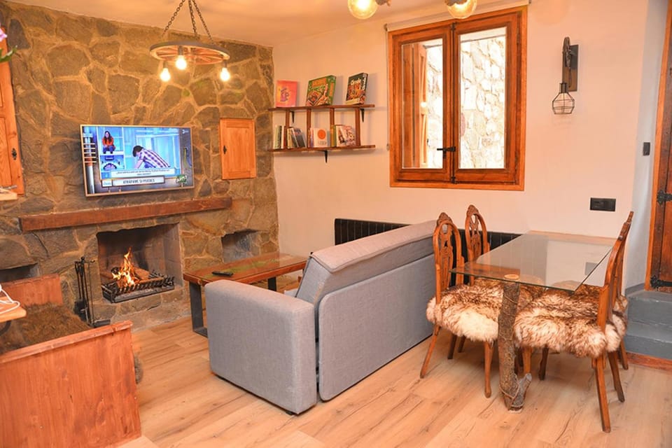 TV and multimedia, Living room, Dining area