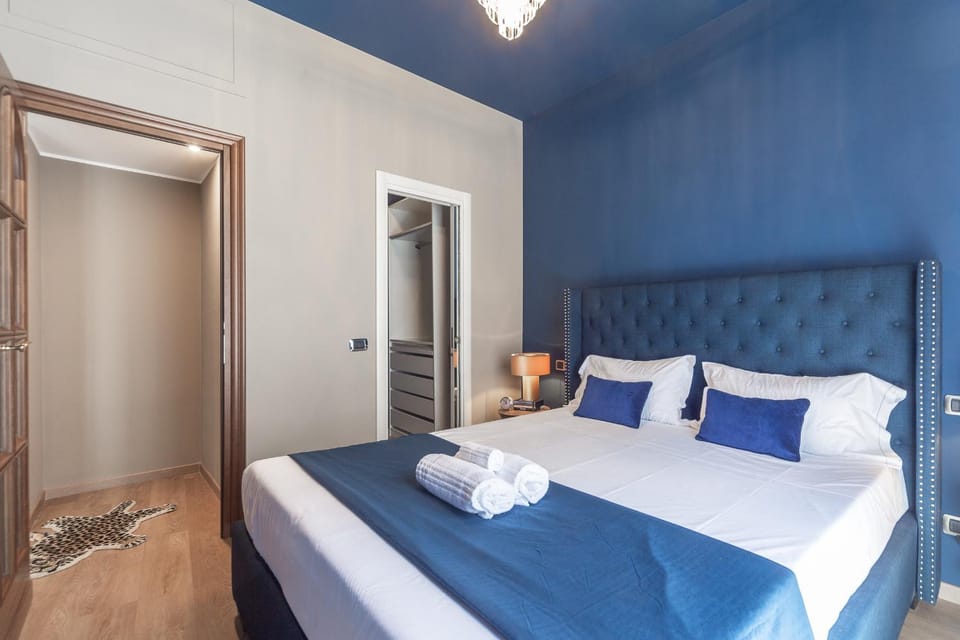 Bed, Bedroom, towels, wardrobe