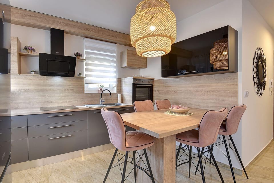 Nur 50 Meter von den schönen Stränden Medulins Apartment in Premantura