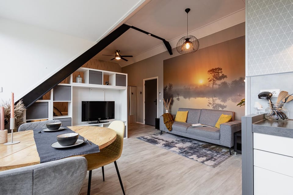 Living room, Dining area