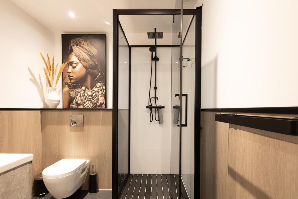 Shower, Toilet, Bathroom