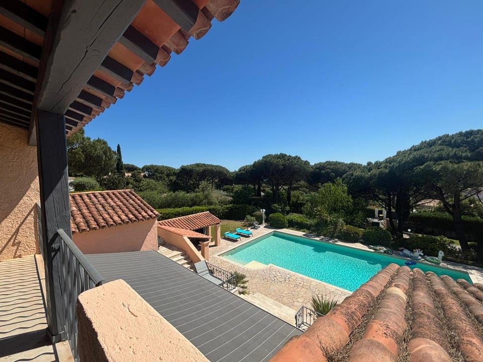 Villa climatisée avec grande piscine Villa in Grimaud