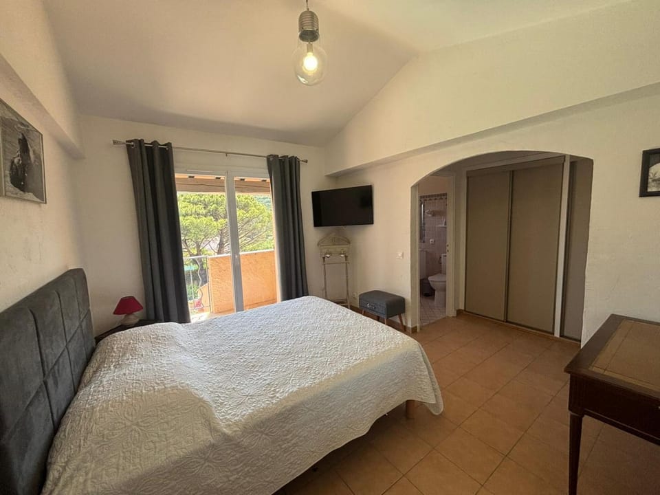 Villa climatisée avec grande piscine Villa in Grimaud