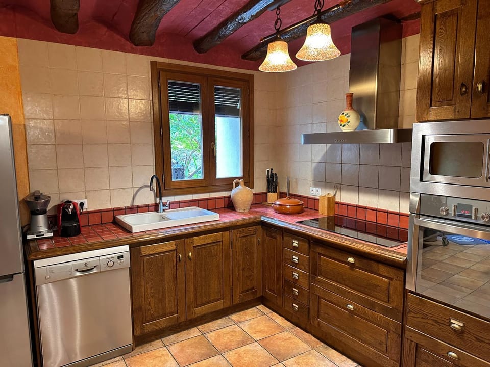 dishwasher, oven, stove, kitchen