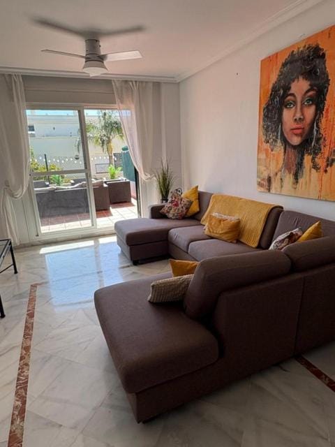 Lovely 2 bedroom Locrimar V walk to beach RDR260 Apartment in Marbella