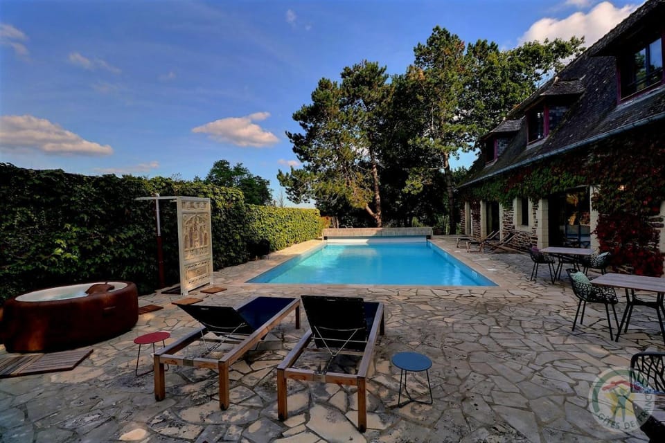 Manoir de la droulinais Bed and Breakfast in Bruz