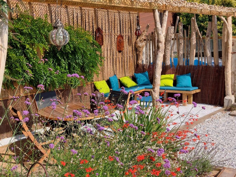 Patio, Garden view