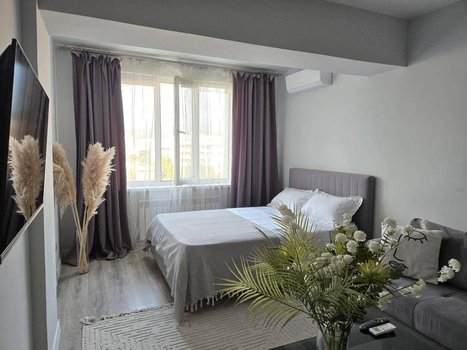 Интересная двушка в Молодежке Apartment in Almaty
