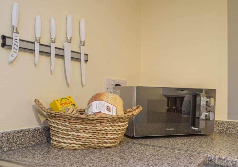 Coffee/tea facilities, Kitchen or kitchenette, Food, kitchen