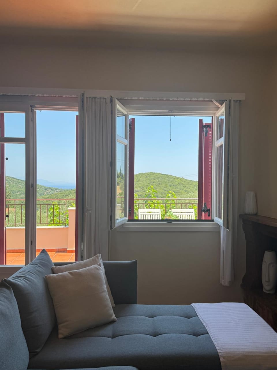 View (from property/room), Balcony/Terrace, Mountain view