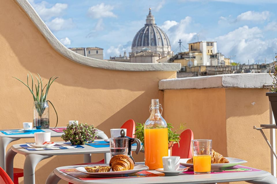 View (from property/room), Balcony/Terrace, City view