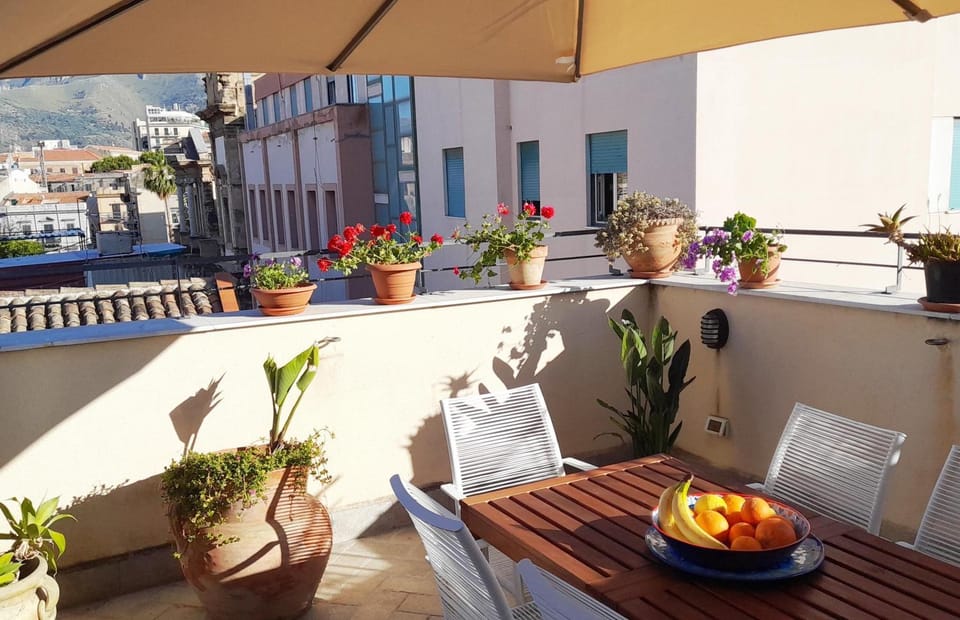 Balcony/Terrace, Food and drinks