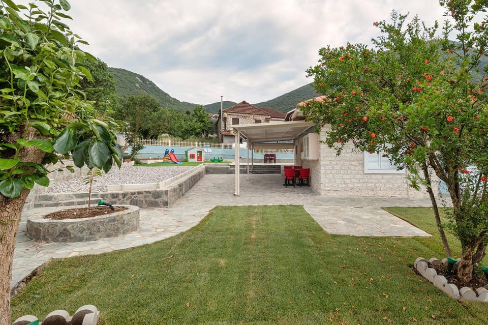 Property building, Garden