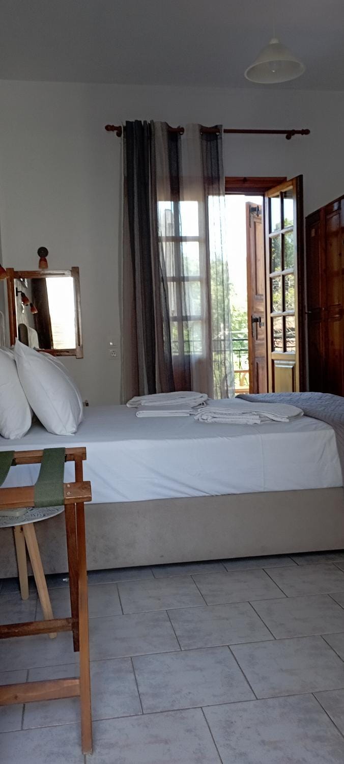 Elsa Stafilos Apartment in Sporades, Greece