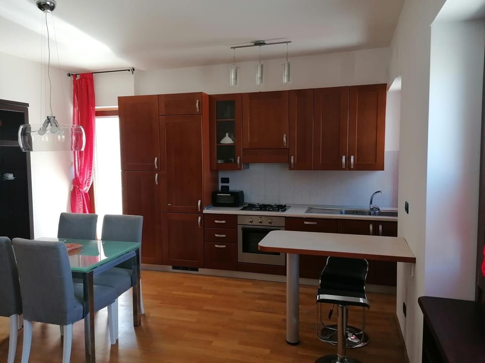 Kitchen or kitchenette, Living room
