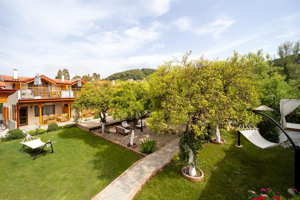 Property building, Natural landscape, Garden, Garden view