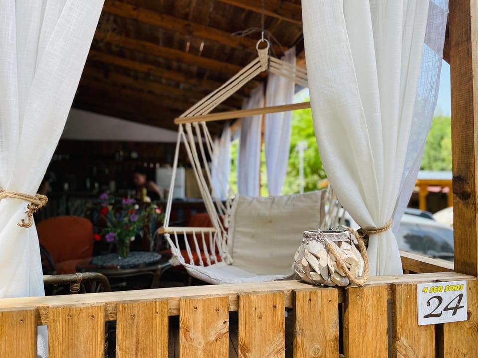 Караваната На Морето Campground/ 
RV Resort in Burgas Province