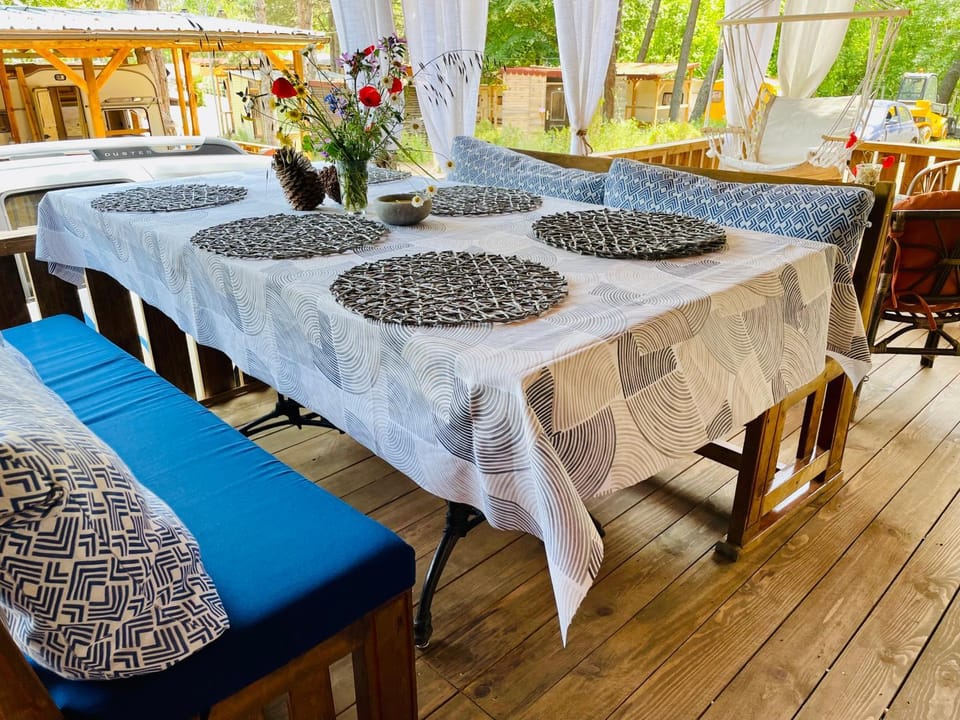 Караваната На Морето Campground/ 
RV Resort in Burgas Province