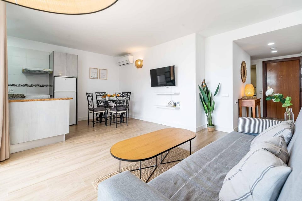 Communal lounge/ TV room, Kitchen or kitchenette