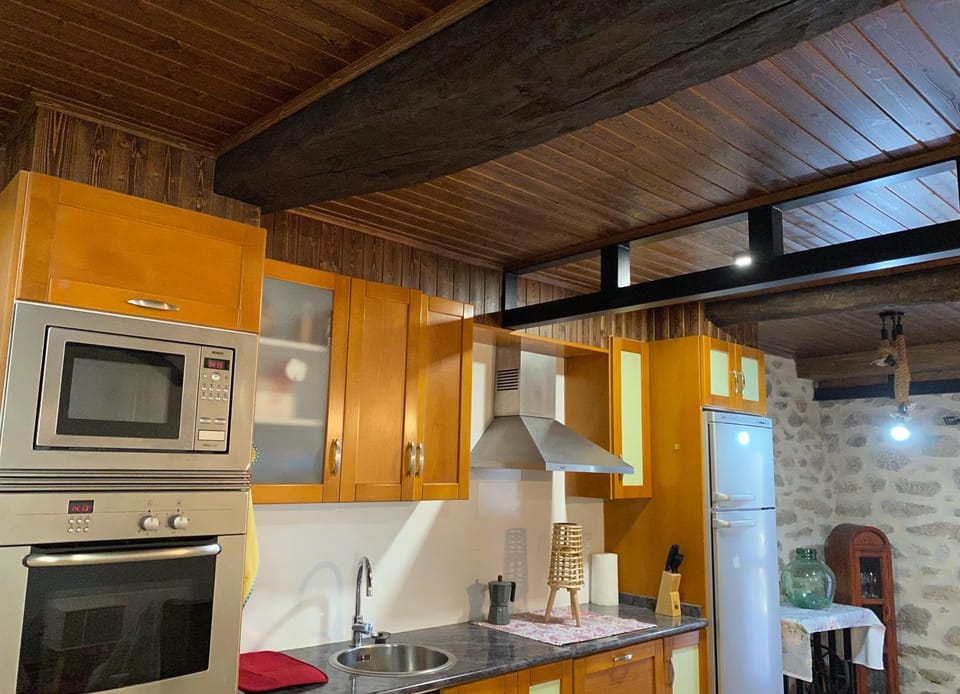 Kitchen or kitchenette, Breakfast, dishwasher, minibar, pet friendly, stove, toaster