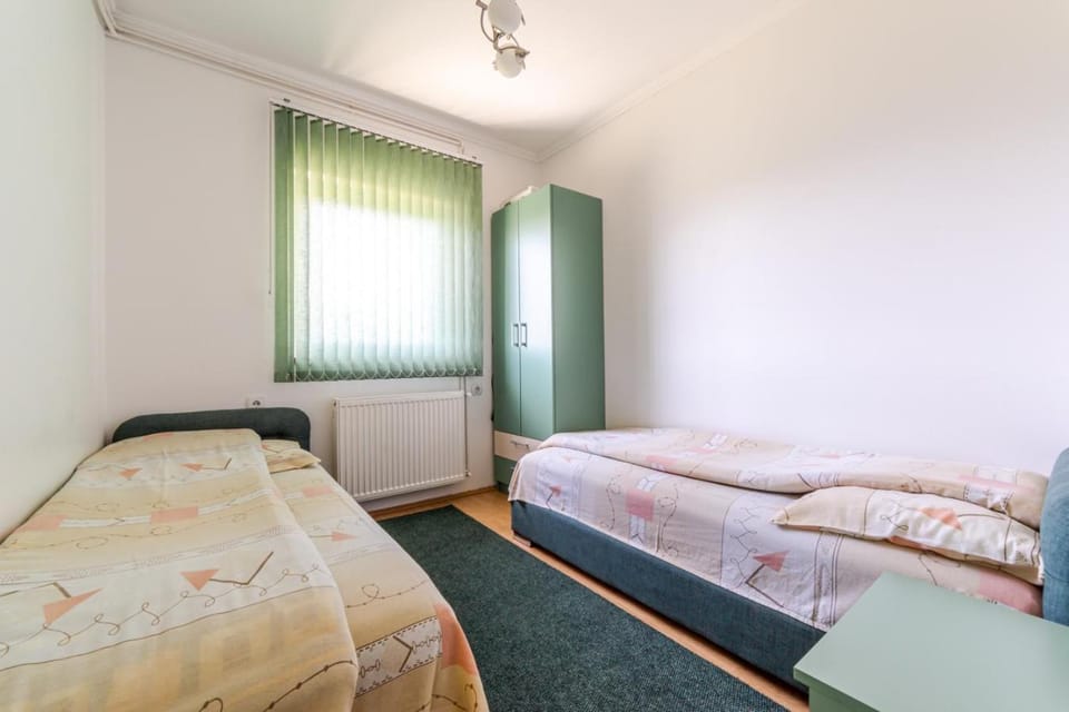 Vikendica MRVICA House in Zlatibor District, Serbia