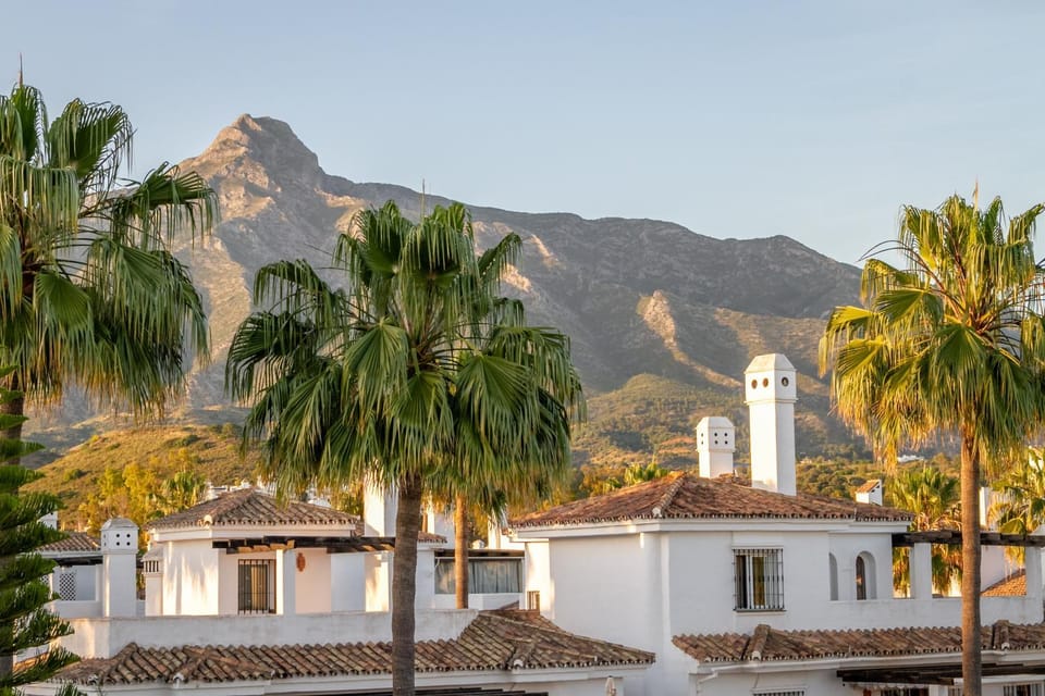 Day, View (from property/room), Landmark view, Mountain view