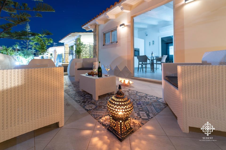 Patio, Balcony/Terrace, Seating area