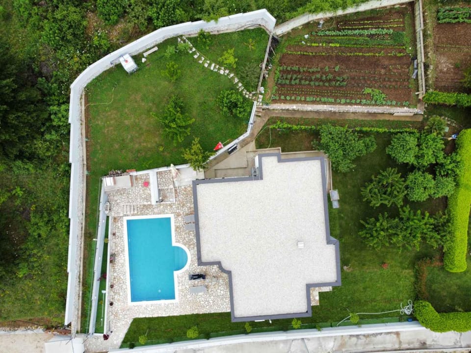 Bird's eye view, Garden view