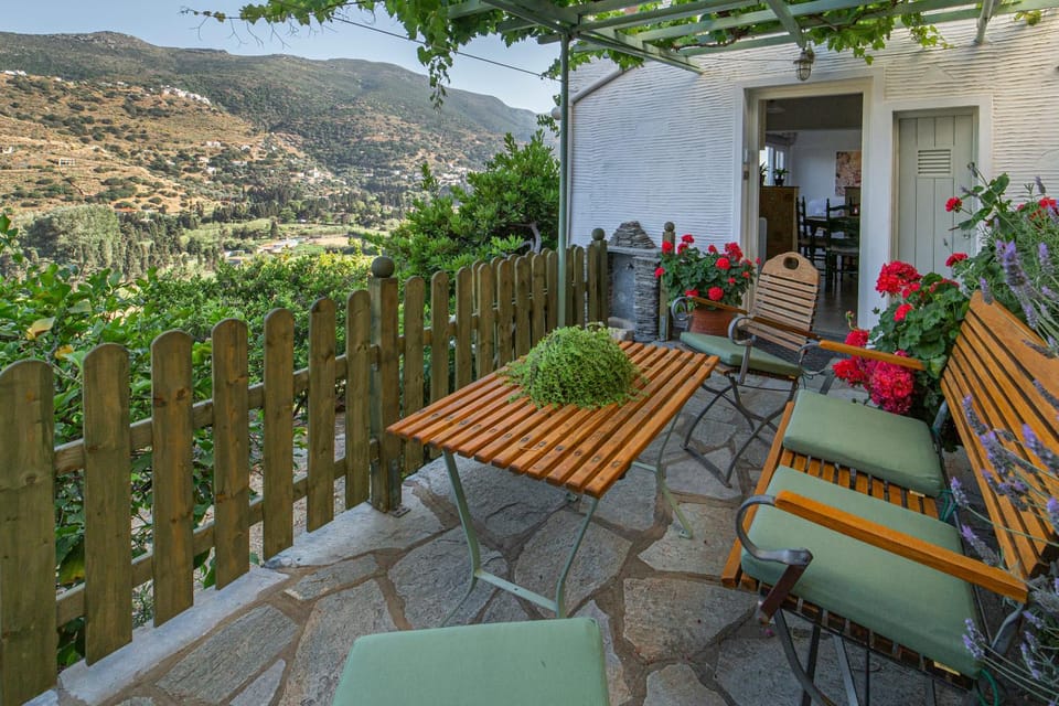 Balcony/Terrace, Garden view, Mountain view