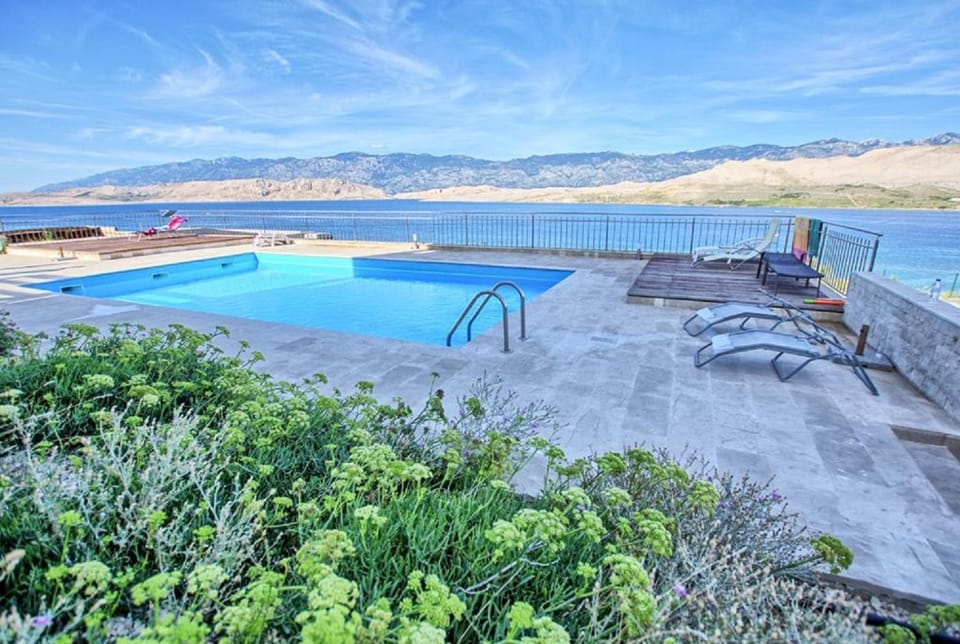 Balcony/Terrace, Swimming pool, Swimming pool
