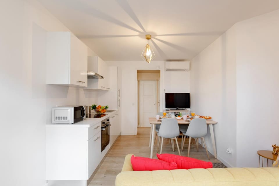 Lumière YourHostHelper Apartment in Cannes