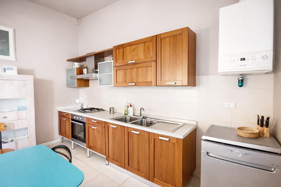 Kitchen or kitchenette, kitchen