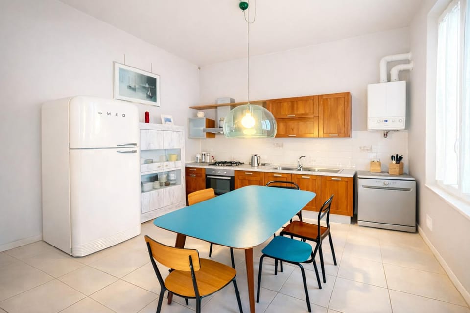 Kitchen or kitchenette, Dining area, kitchen