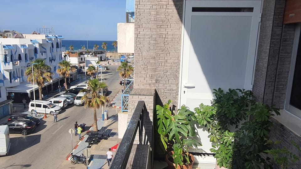 Neighbourhood, Balcony/Terrace, City view, Street view